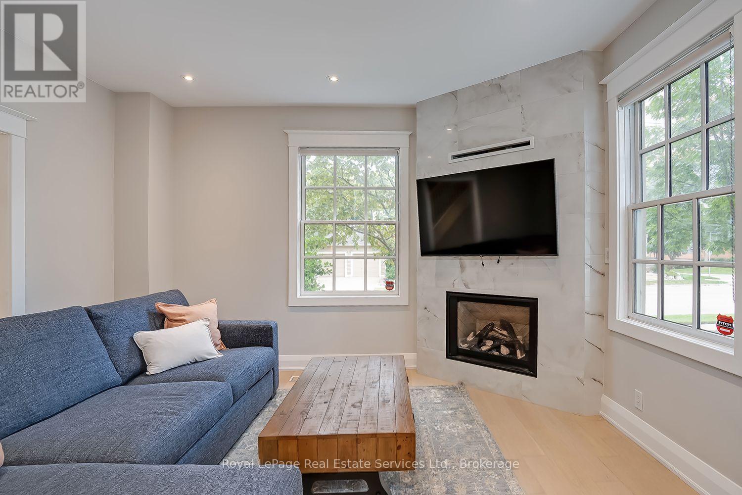 128 CHISHOLM STREET, Oakville (CO Central) — photo 5