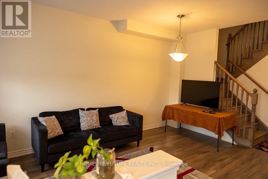 31 JOLLY WAY, Toronto (Dorset Park) — photo 6