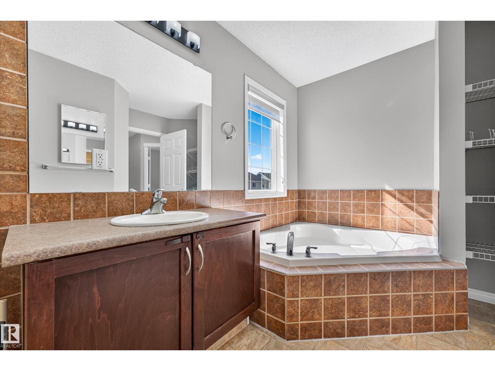 1530 76 ST SW - Image 22