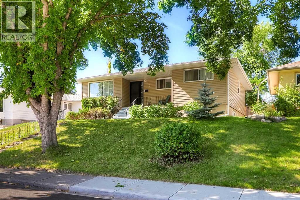 Property for sale at 3 Creston Crescent NW