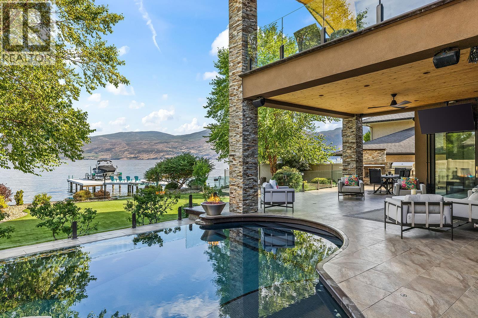 4165 Gellatly Road - 2