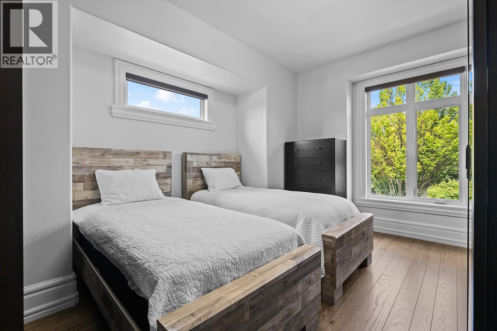 4165 Gellatly Road - 82