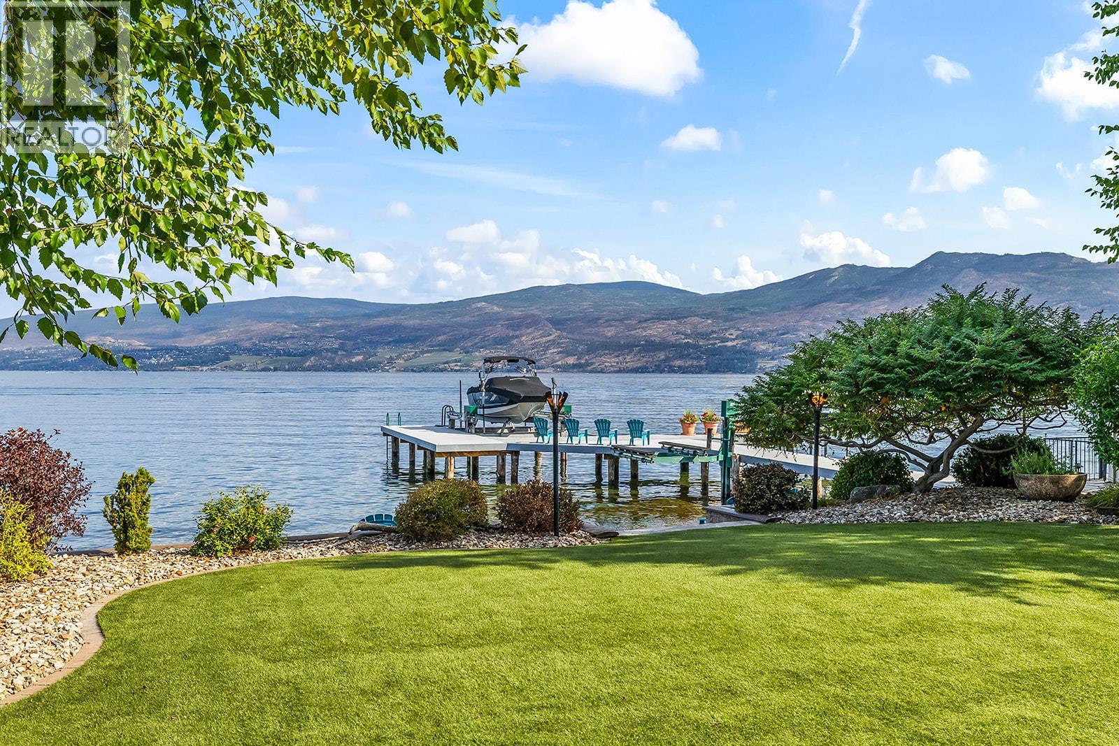 4165 Gellatly Road - 43