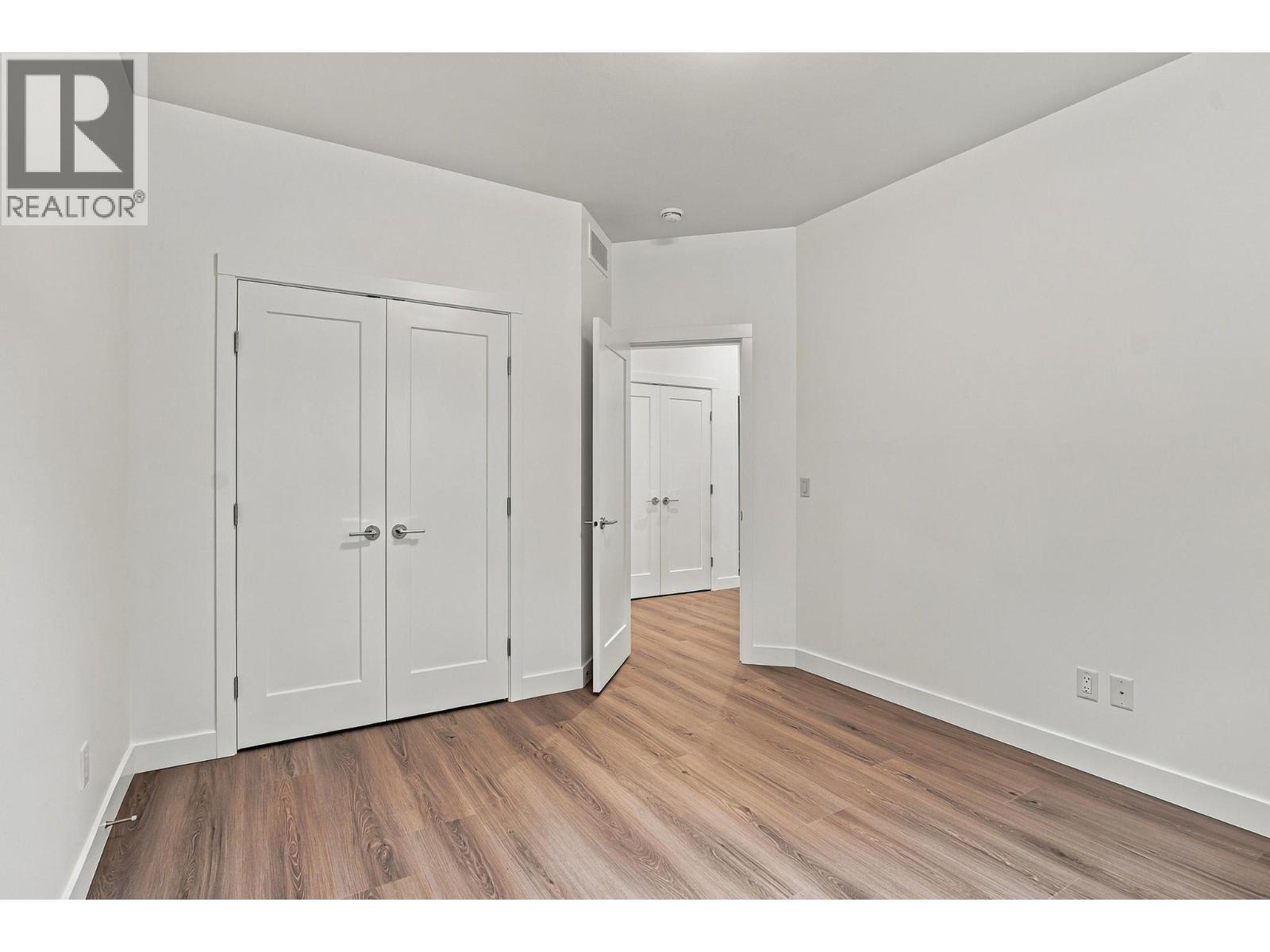 491 Clifton Road N - 33