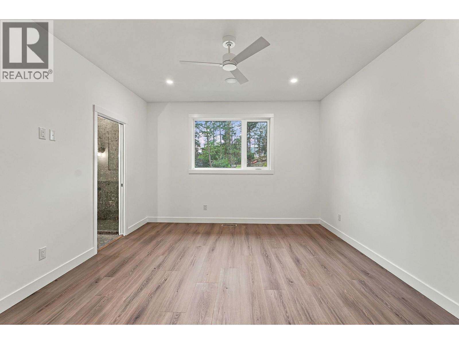491 Clifton Road N - 23