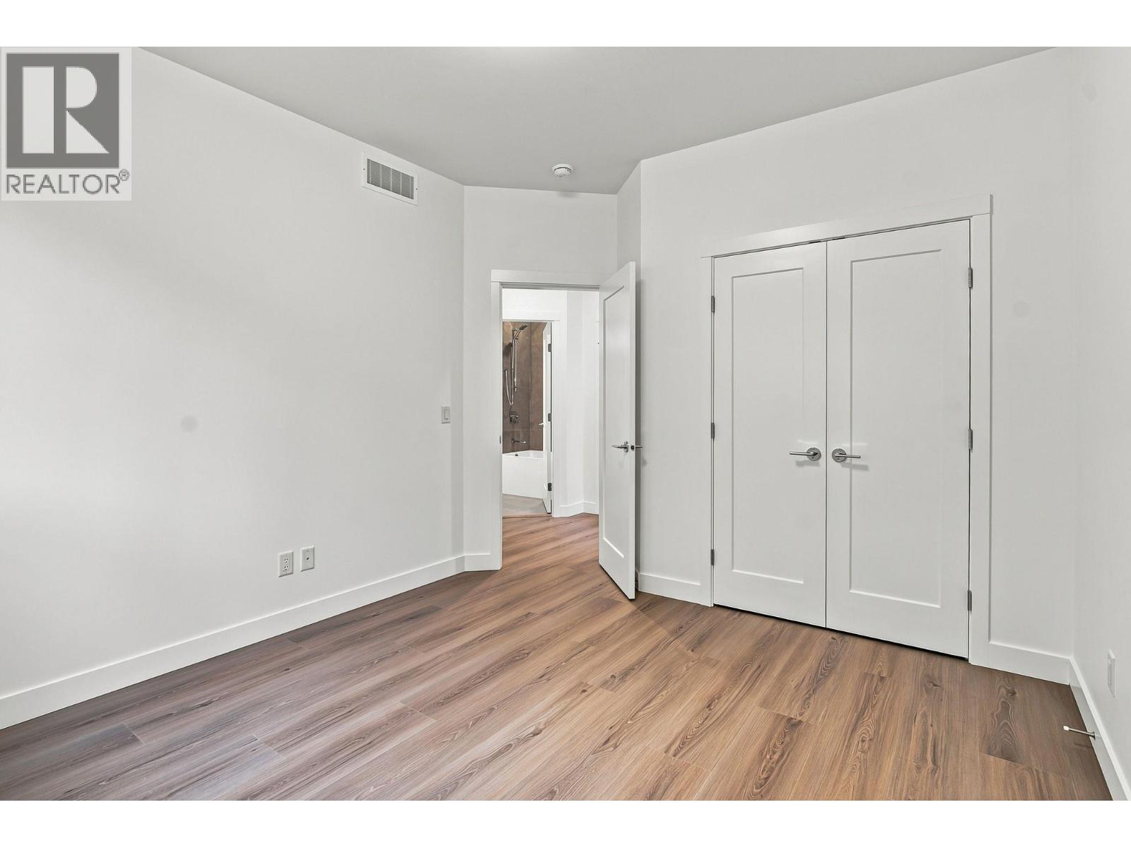 491 Clifton Road N - Image 29