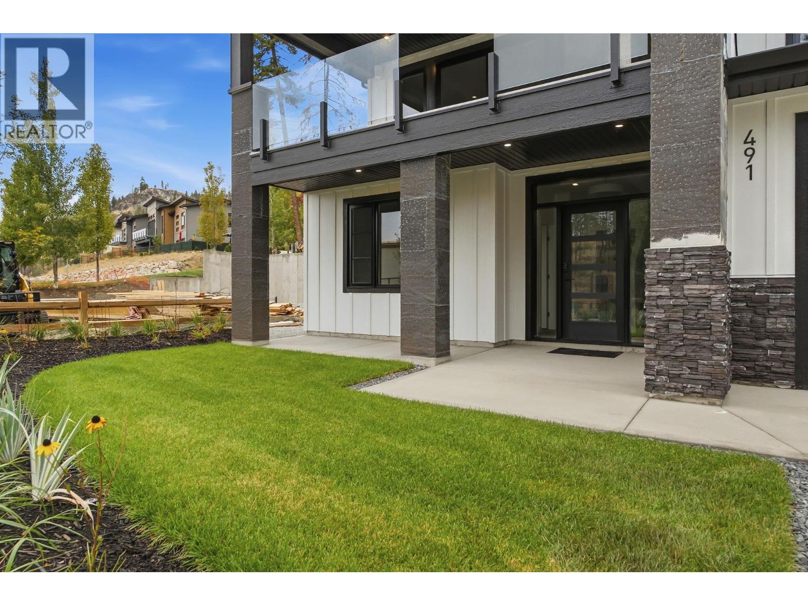 491 Clifton Road N - 2