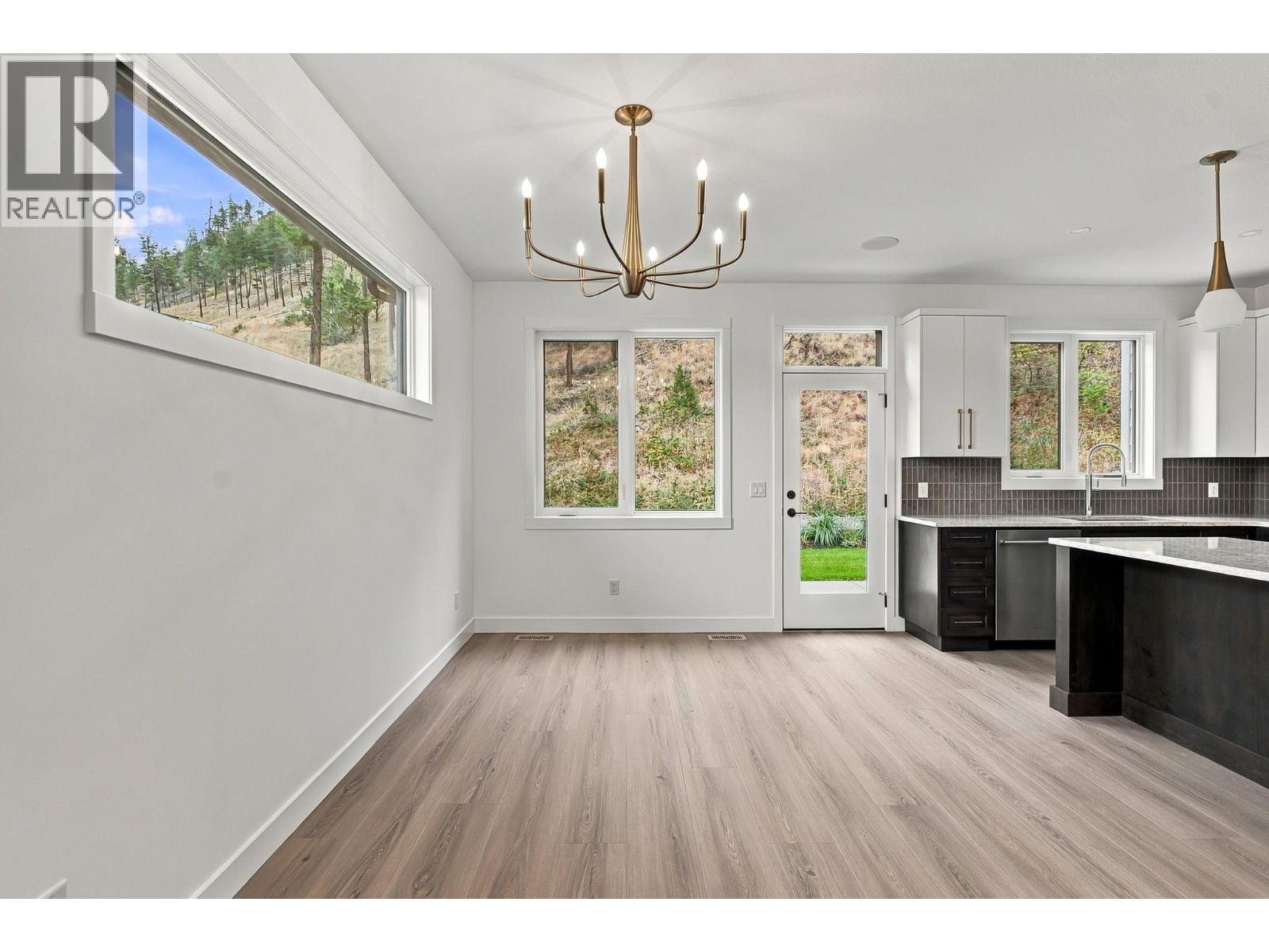 491 Clifton Road N - Image 14