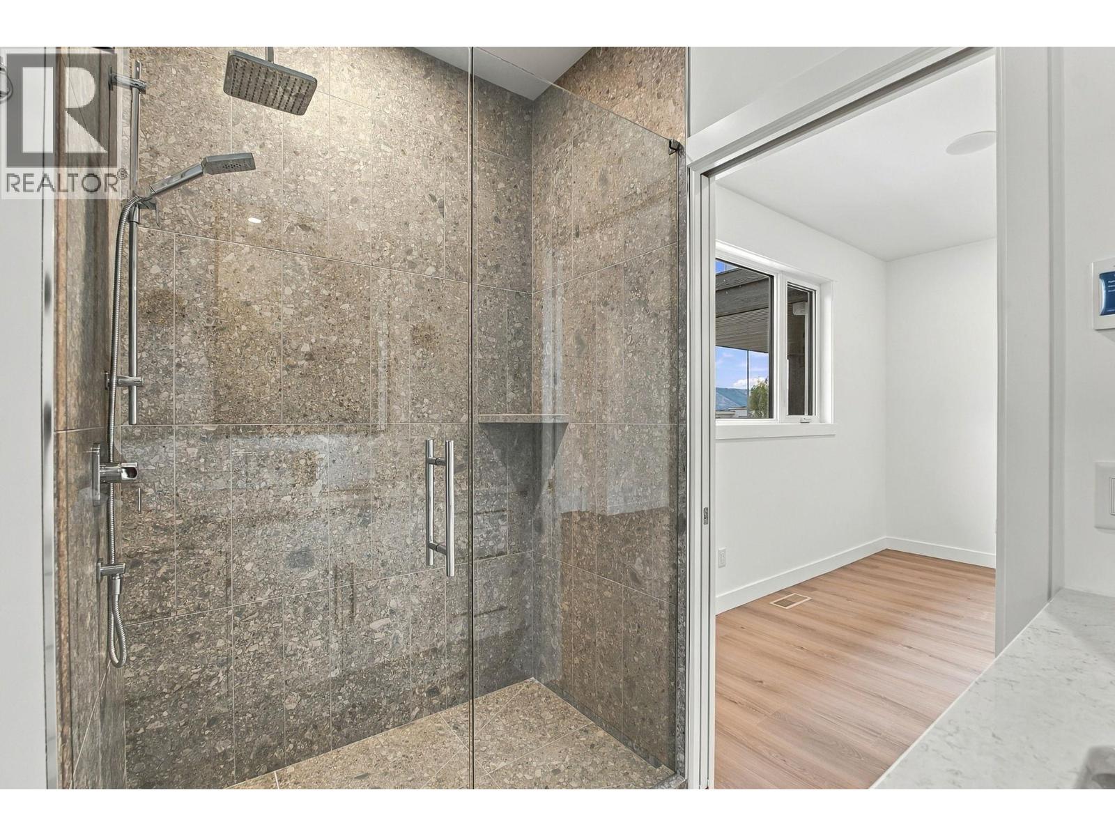 491 Clifton Road N - Image 28