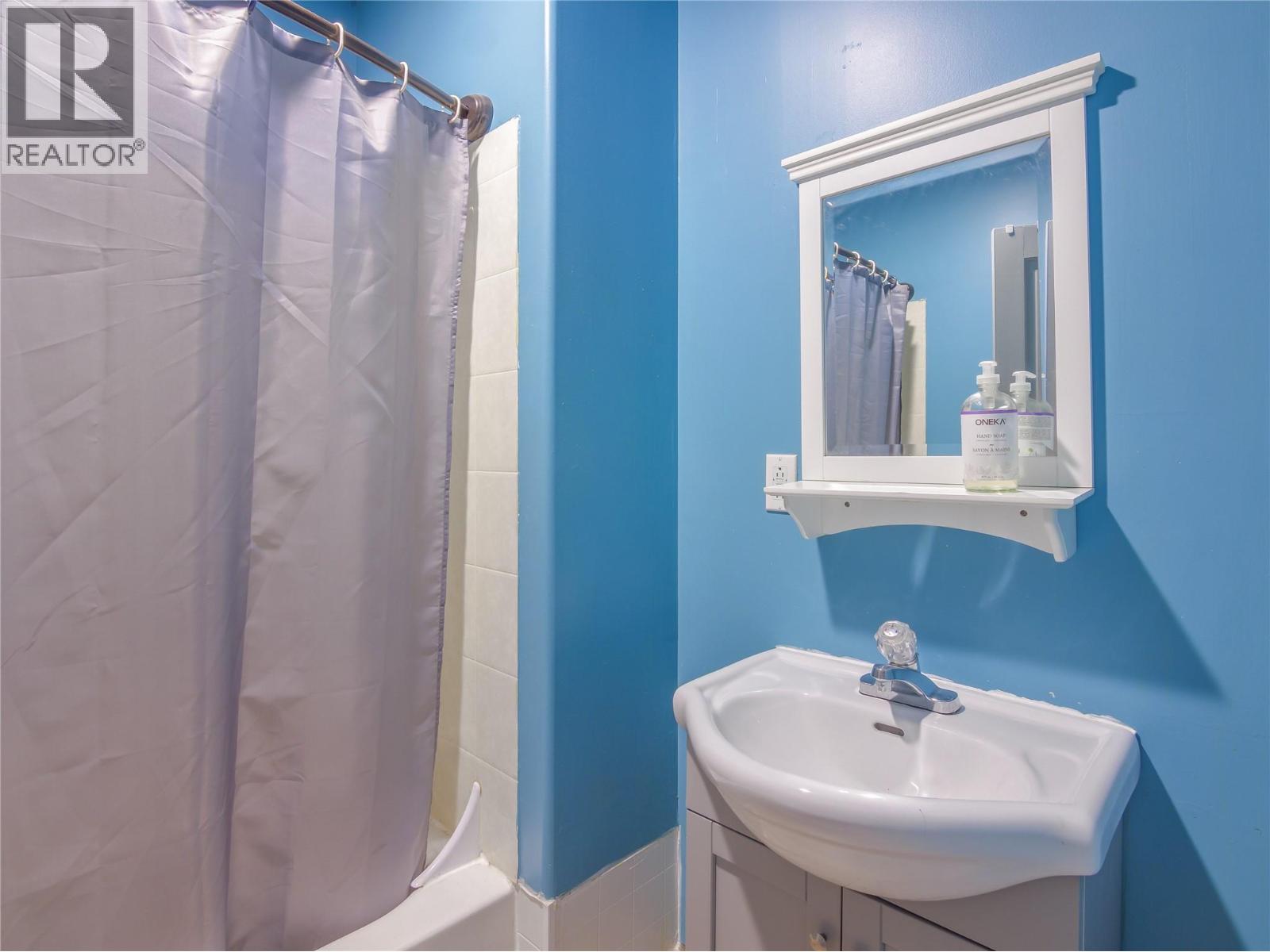 574 Van Horne Street, Penticton