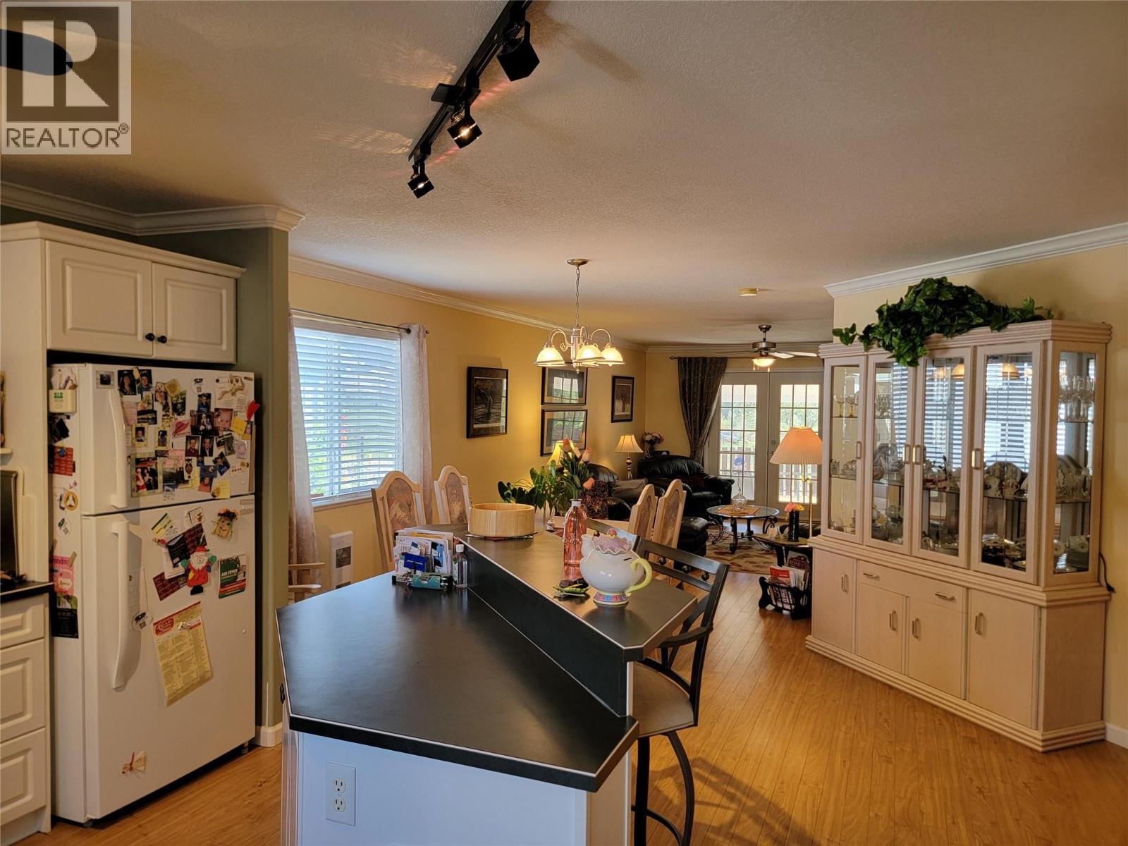 #5 522 Vansanten Road - 7