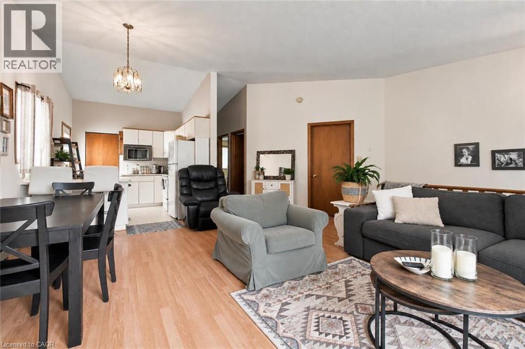 26 RENFREW Street E, Caledonia — photo 7