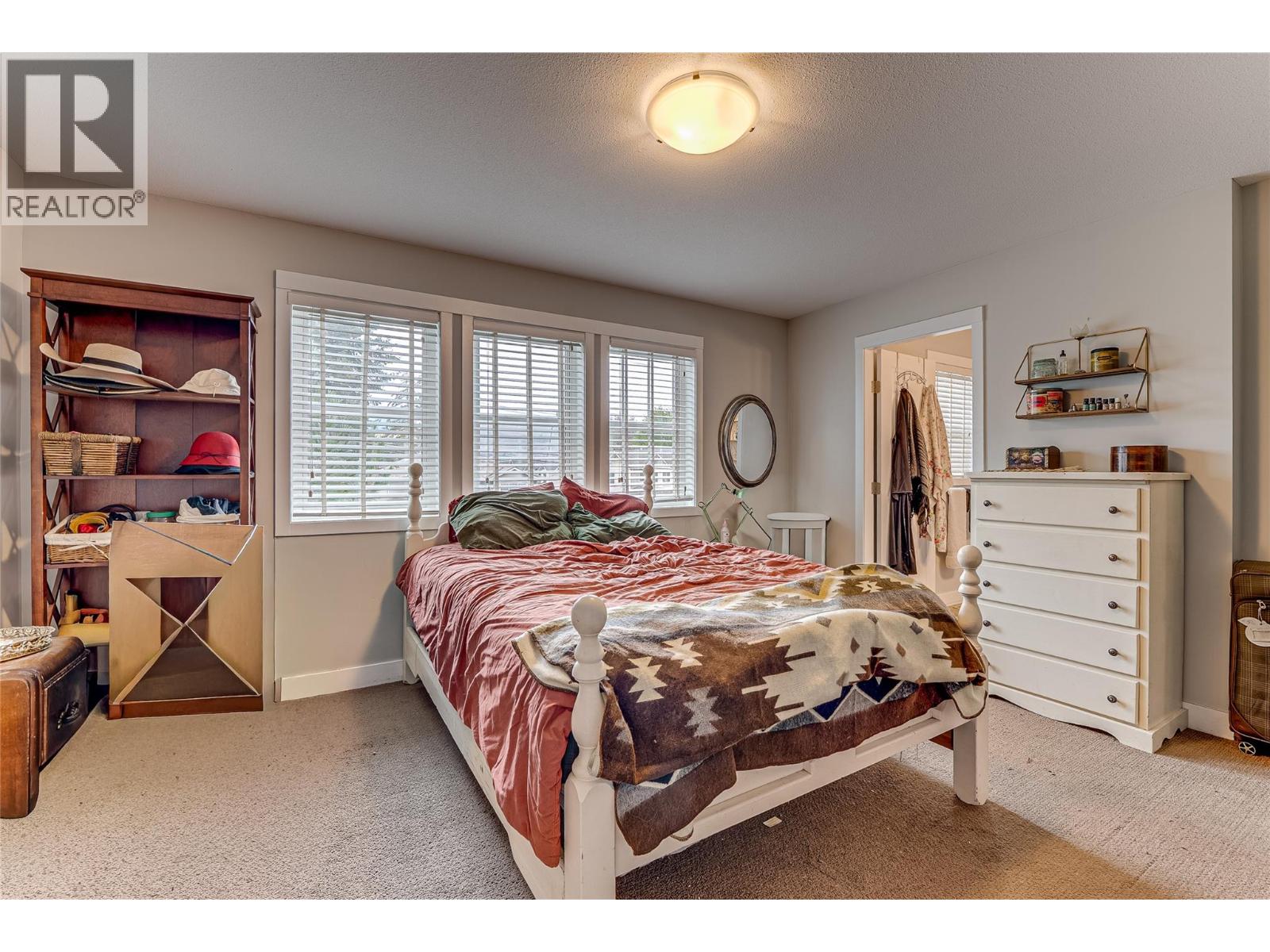 4607C 20 Street - Image 18