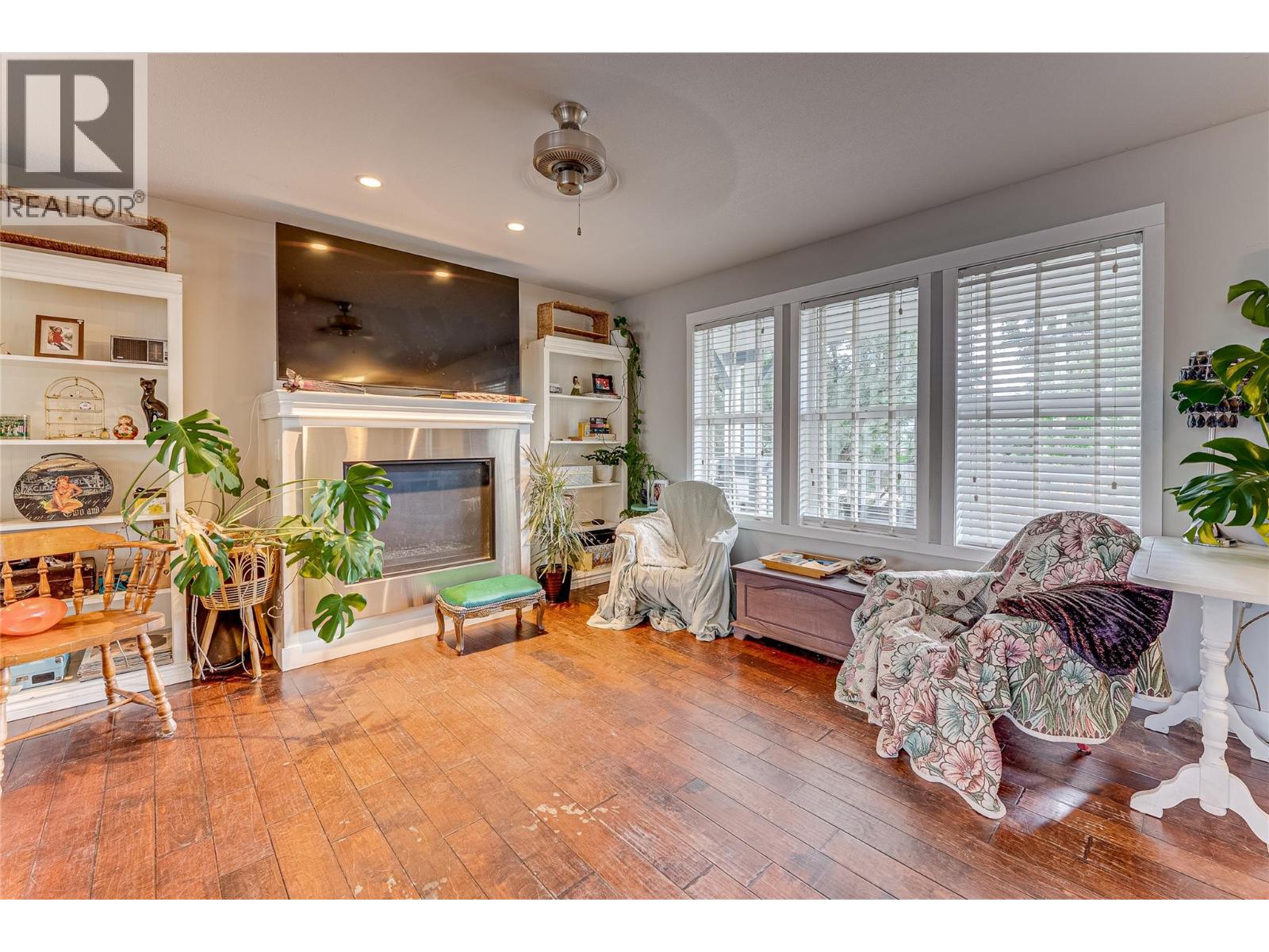 4607C 20 Street - Image 6