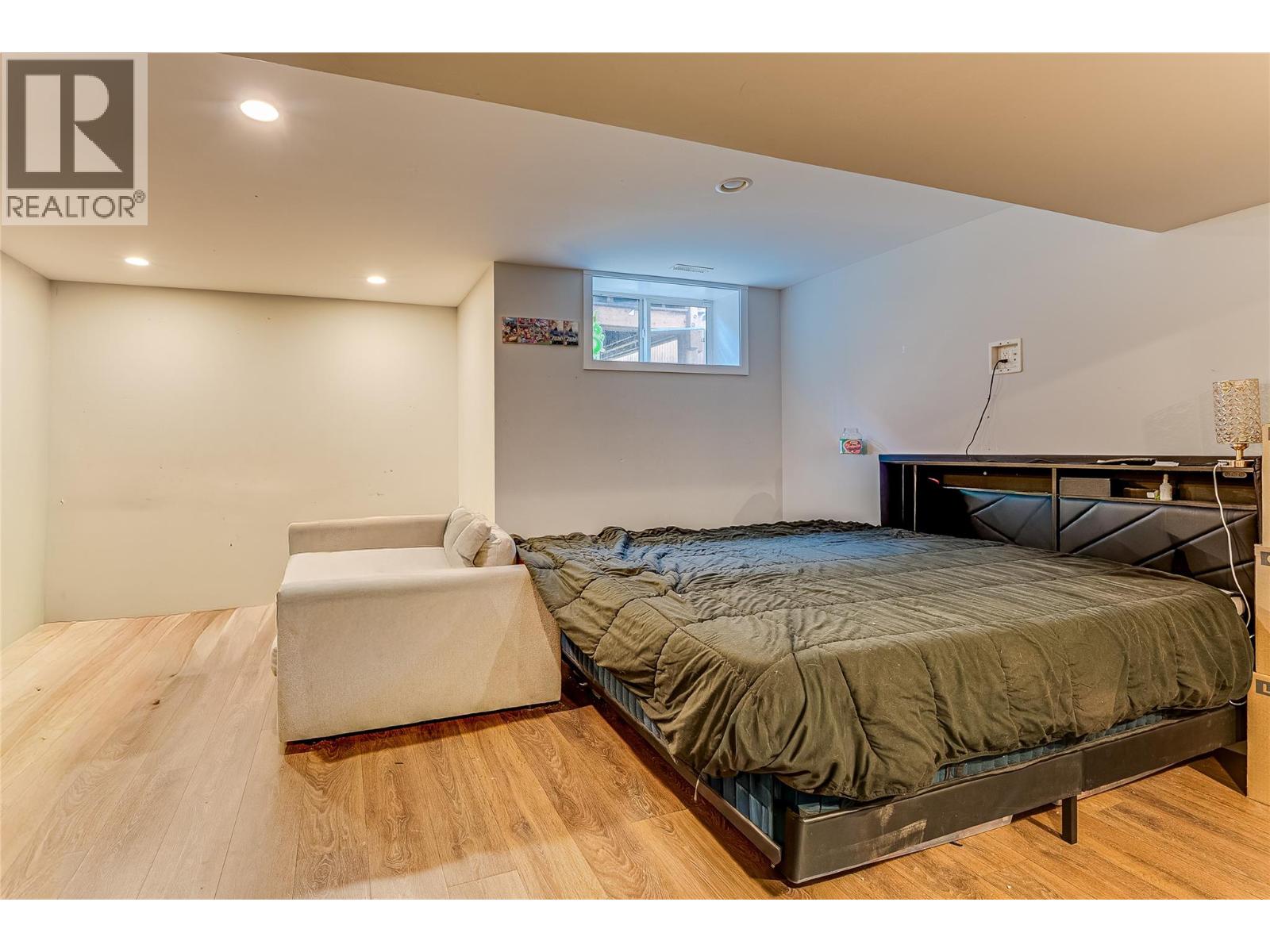 4607C 20 Street - 26
