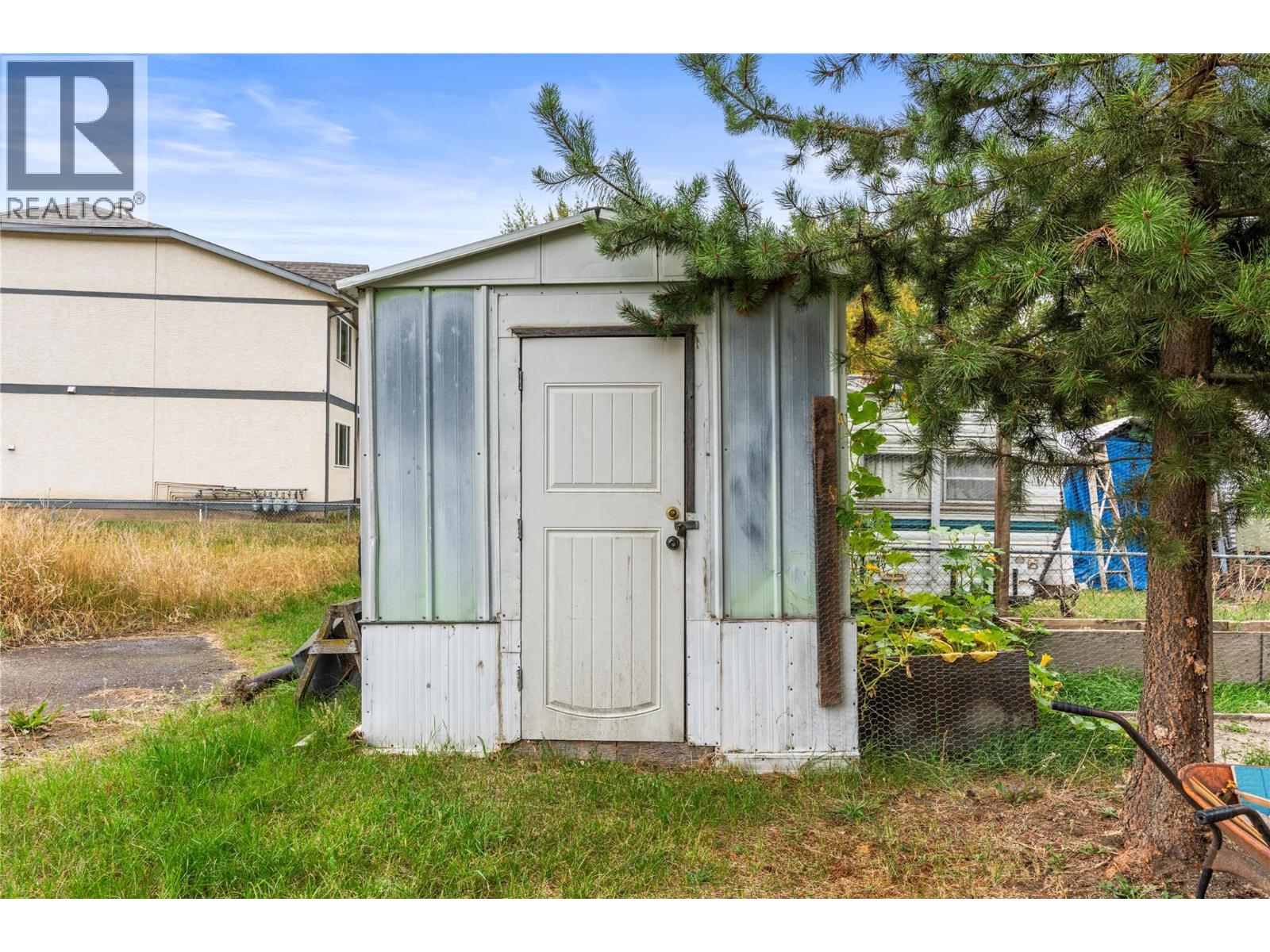 #4 1879 Faulkner Avenue - Image 7