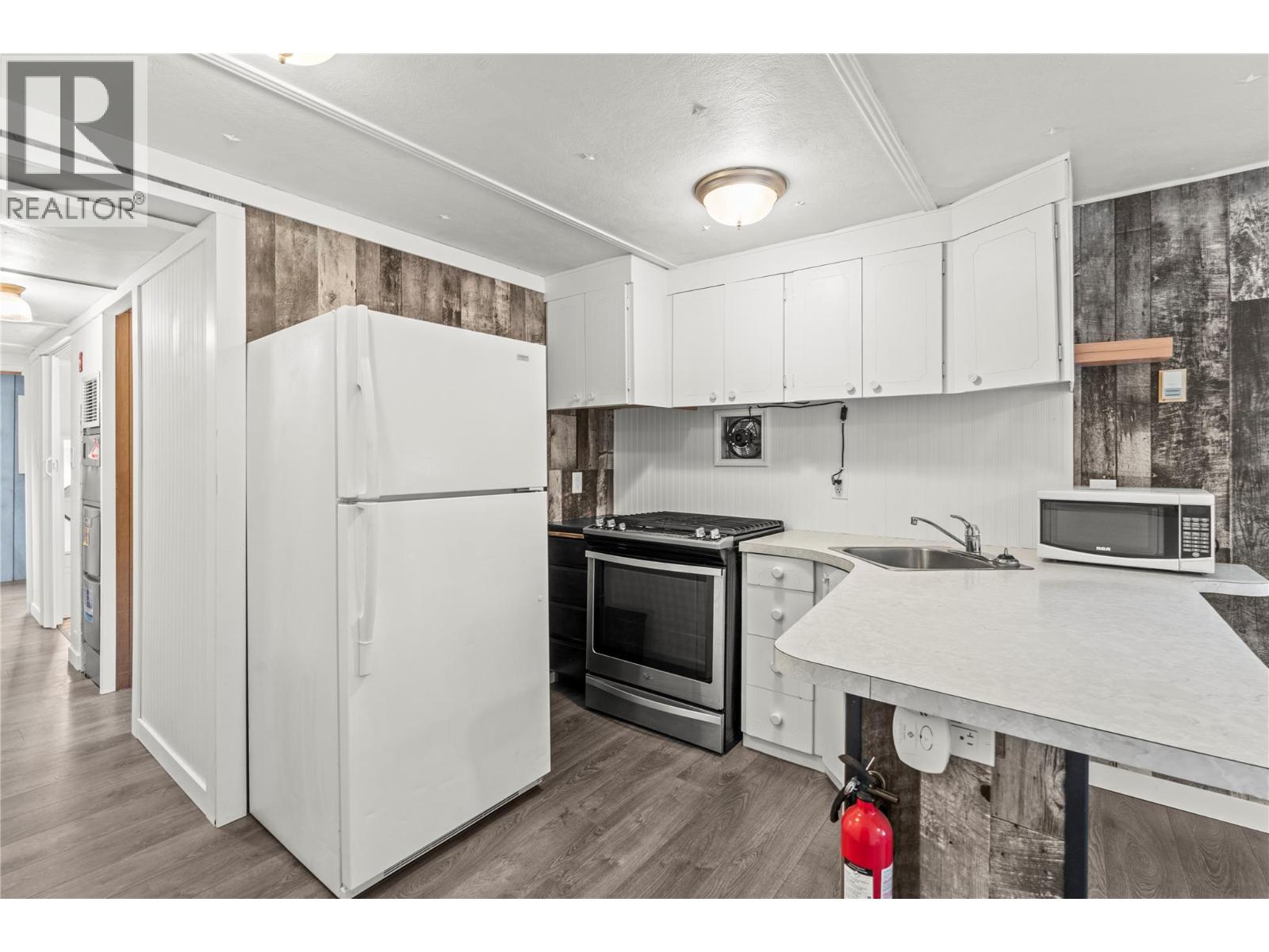 #4 1879 Faulkner Avenue - Image 15