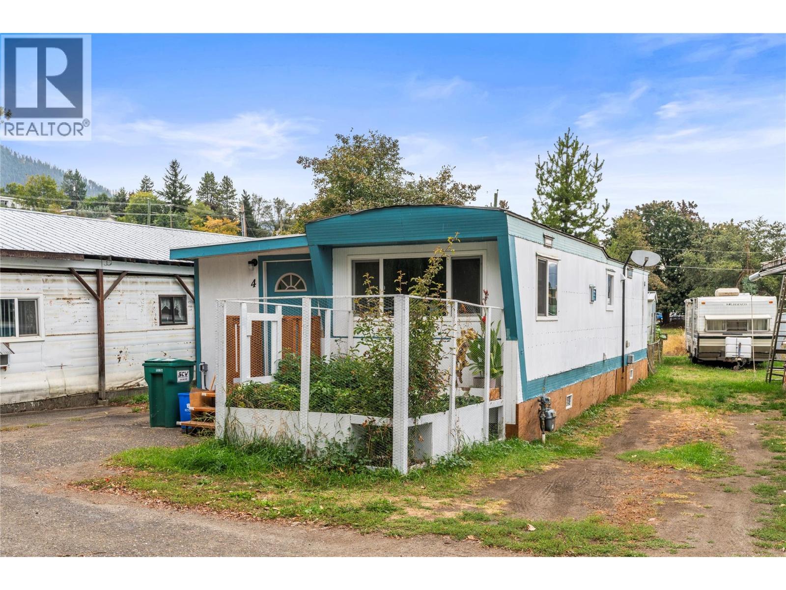 #4 1879 Faulkner Avenue - 3