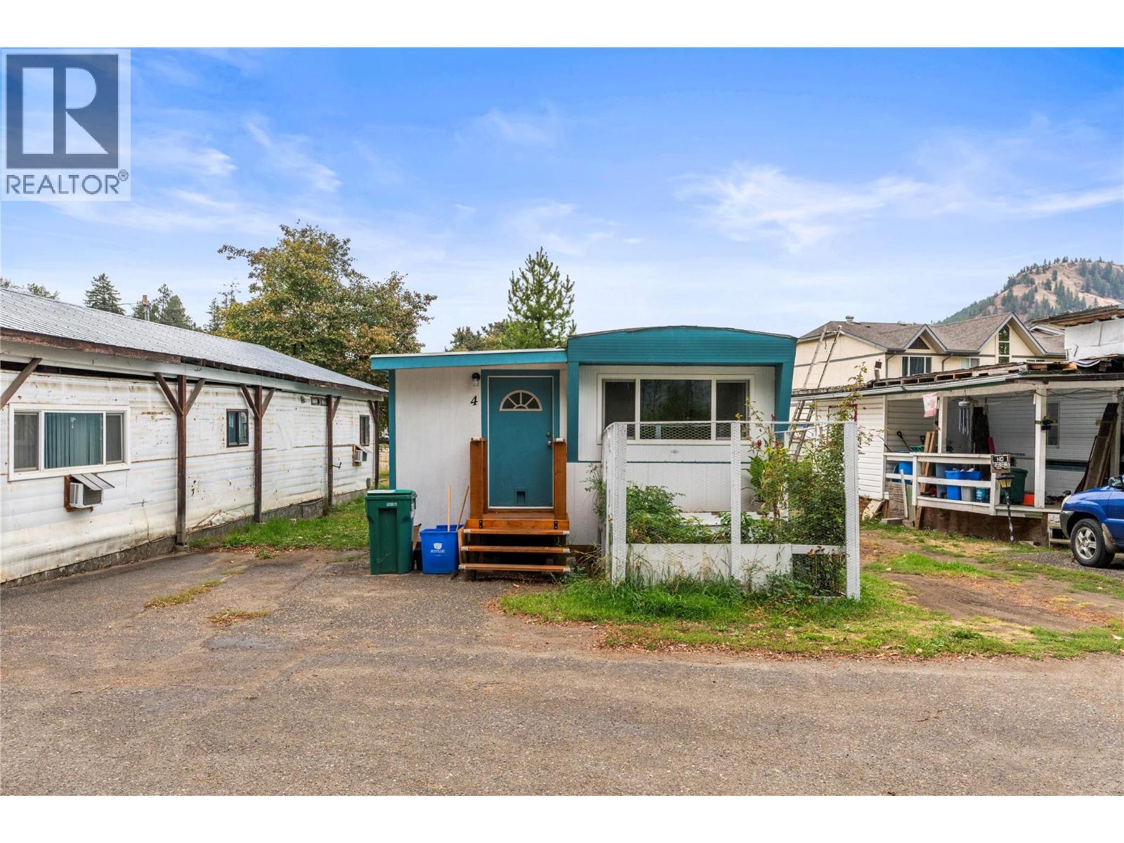 #4 1879 Faulkner Avenue - 2