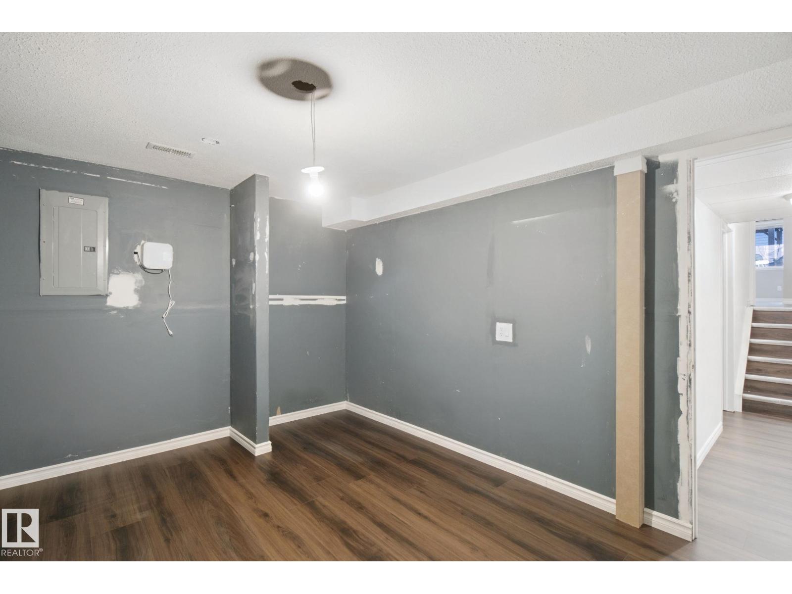 2117 36 AV NW - Image 23