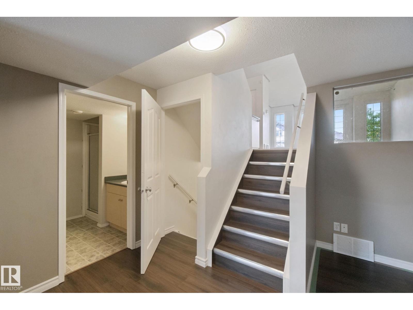 2117 36 AV NW - Image 17