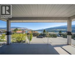 Kitchen - 8210 Stoneridge Drive, Coldstream, BC V1B3M3 Photo 17