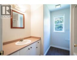 8210 Stoneridge Drive, Coldstream, BC V1B3M3 Photo 76
