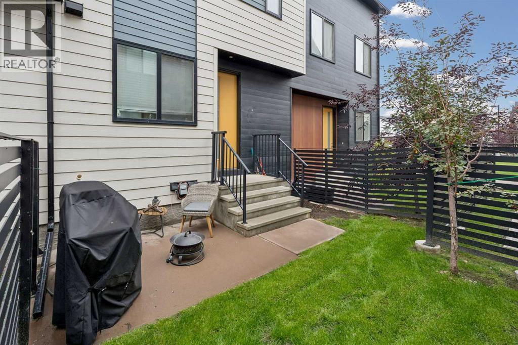704 Redstone Crescent NE - Image 28