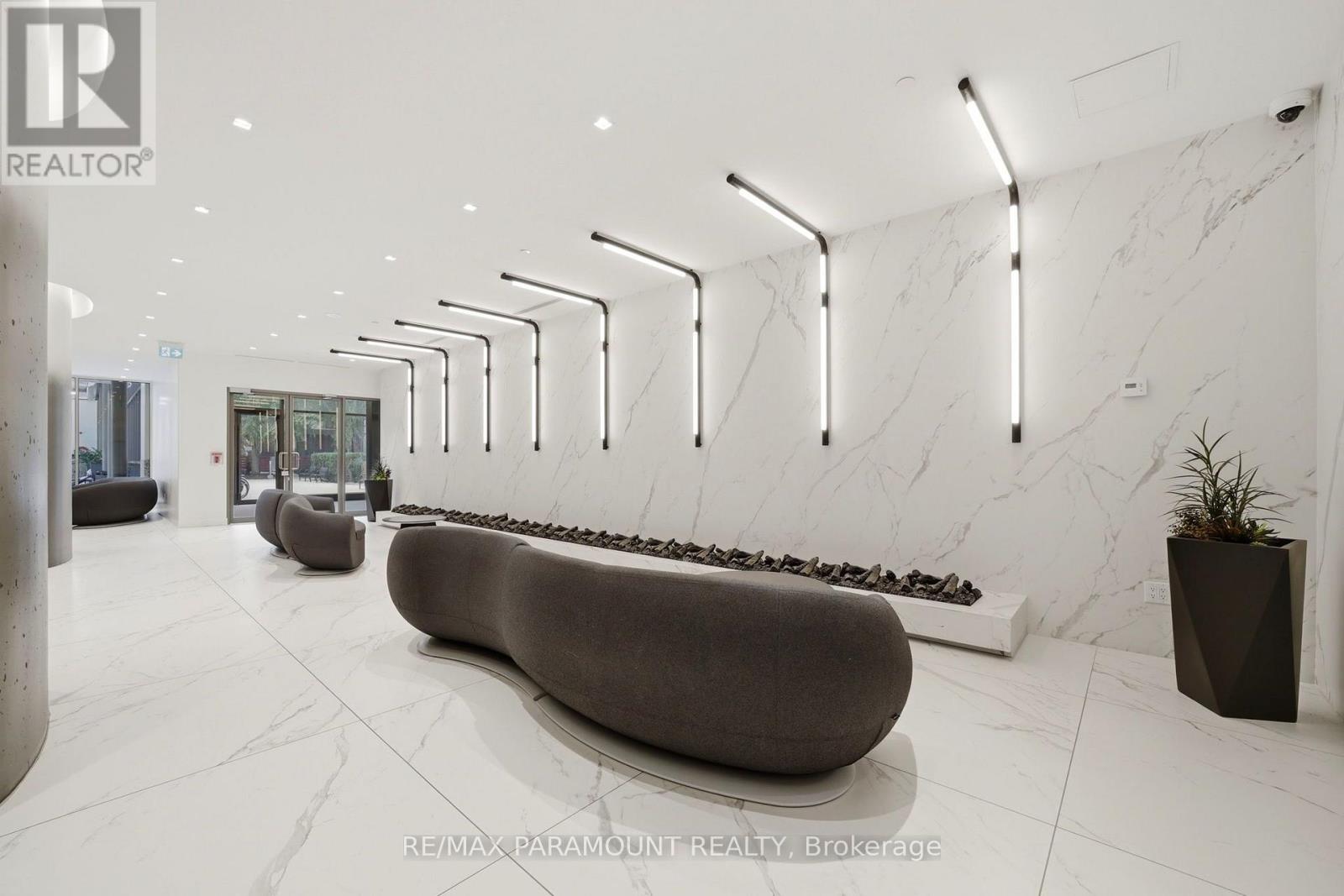 215 - 11 BRUNEL COURT, Toronto (Waterfront Communities) — photo 2