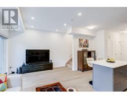 11 - 26 Lytham Green Circle, Newmarket, ON L3Y0H5 Photo 17
