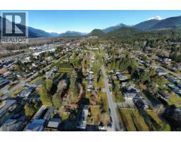 40127 Kalodon Road, Squamish, BC V0N1T0 Photo 13