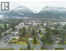 40127 Kalodon Road, Squamish, BC V0N1T0 Photo 17