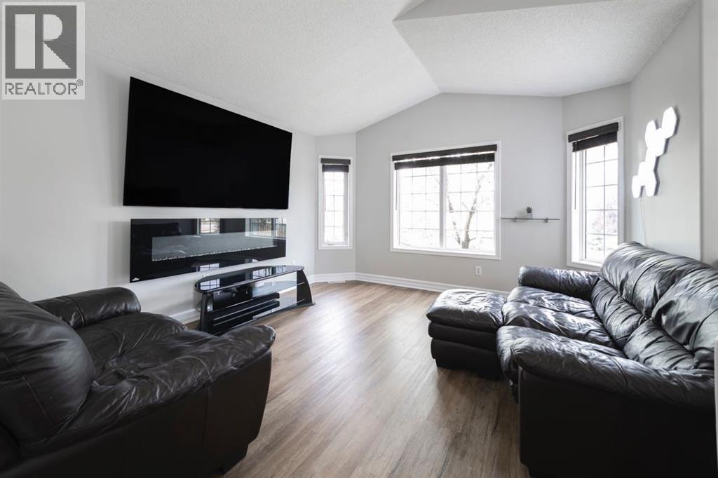 109 Laurier Road, Fort McMurray