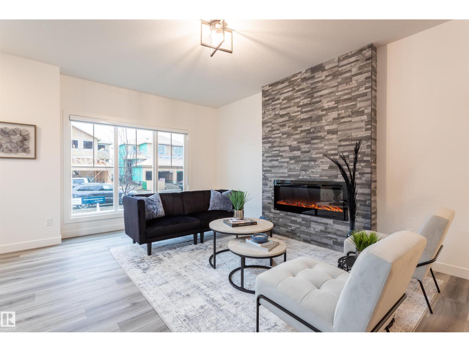 315 Elliott Wd photo 4 — MLS® E4509492