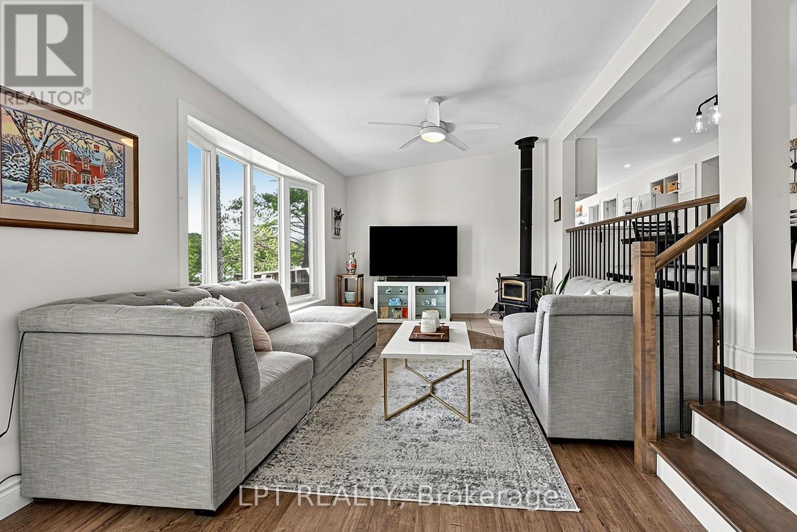 5 PINETREE ROAD - 24