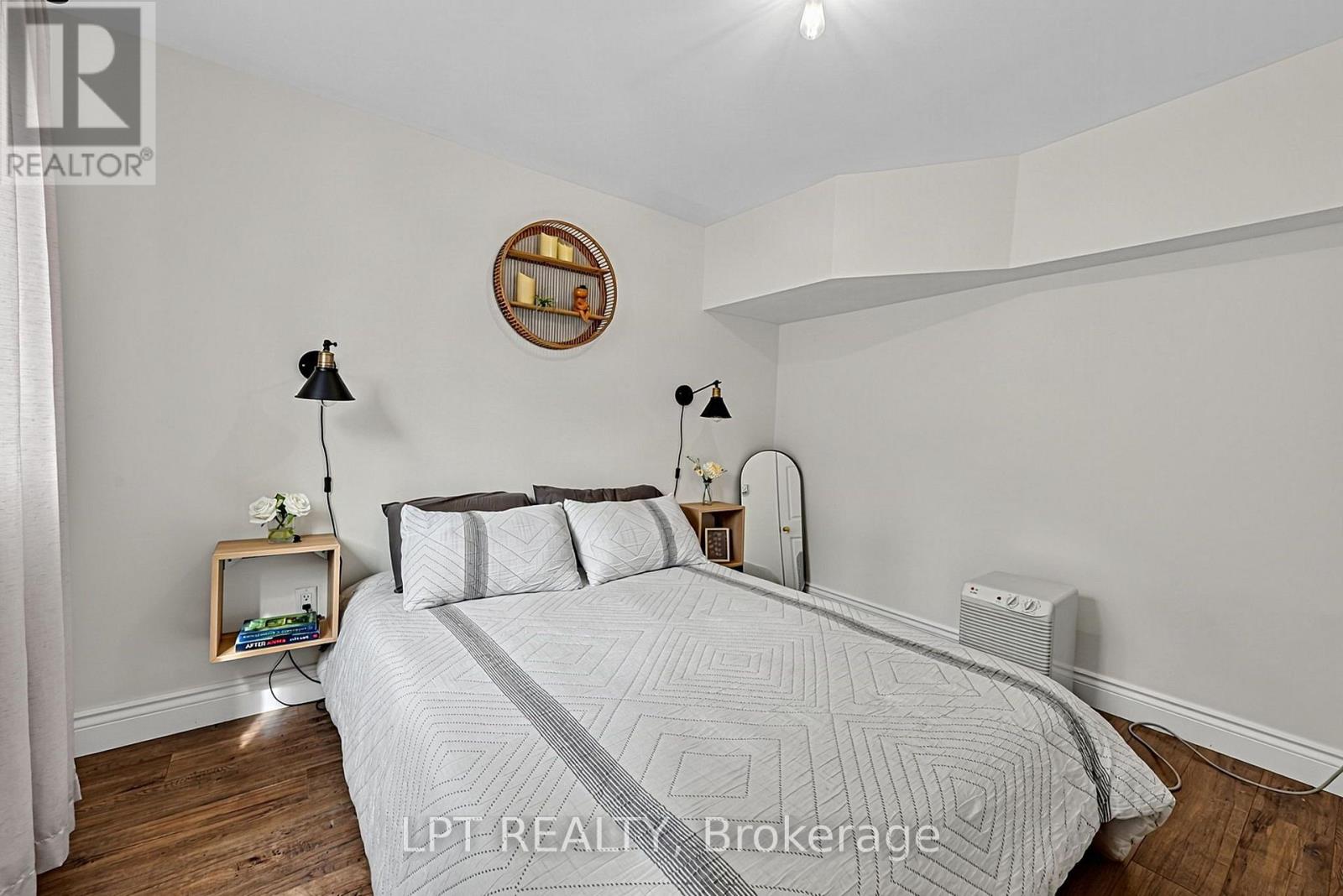 5 PINETREE ROAD - 26