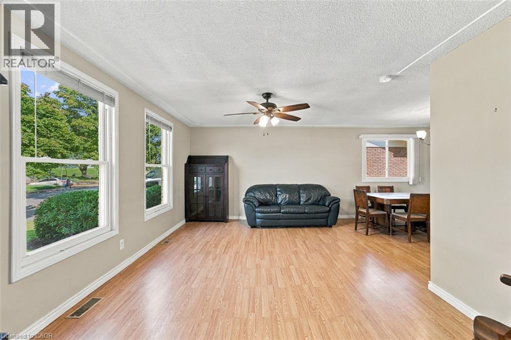 7 ROEHAMPTON Avenue, St. Catharines — photo 5