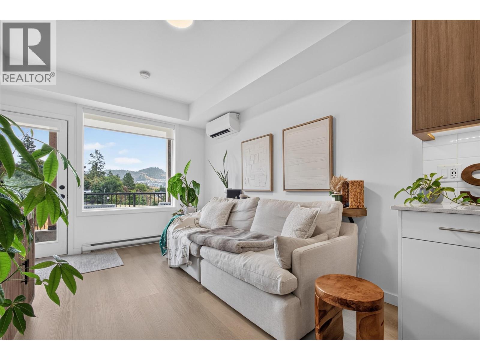 #67 685 Boynton Place - Image 4