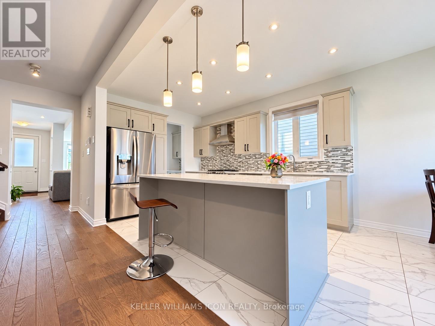 306 MEMORIAL GROVE, Ottawa — photo 4