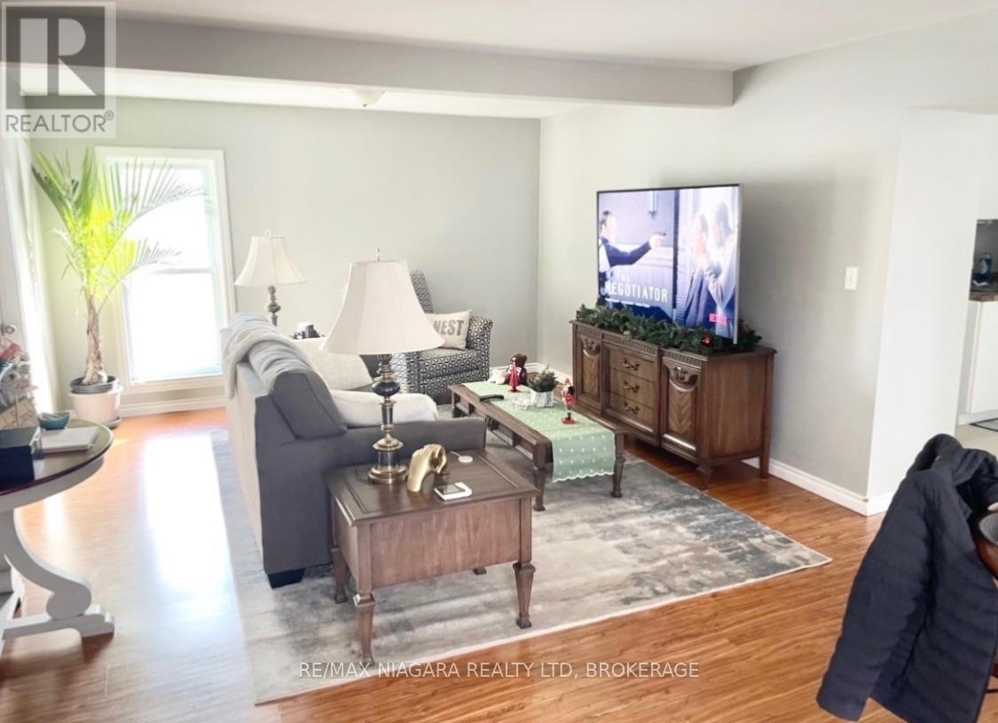 UPPER - 215 MCALPINE AVENUE S, Welland (Lincoln/Crowland) — photo 3