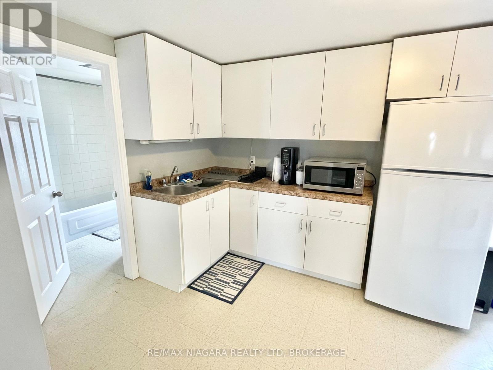 UPPER - 215 MCALPINE AVENUE S, Welland (Lincoln/Crowland) — photo 8