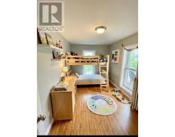 Upper - 215 Mcalpine Avenue S, Welland, ON L3B1T8 Photo 9