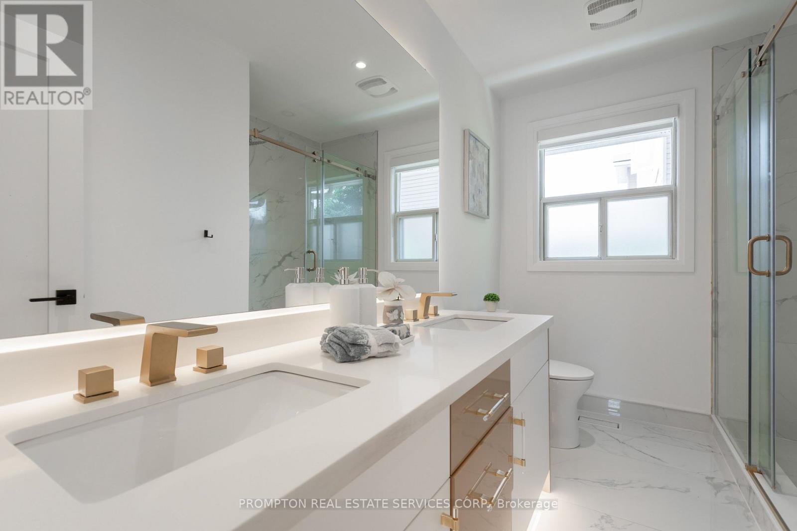 2 FILBERT GATE - 15