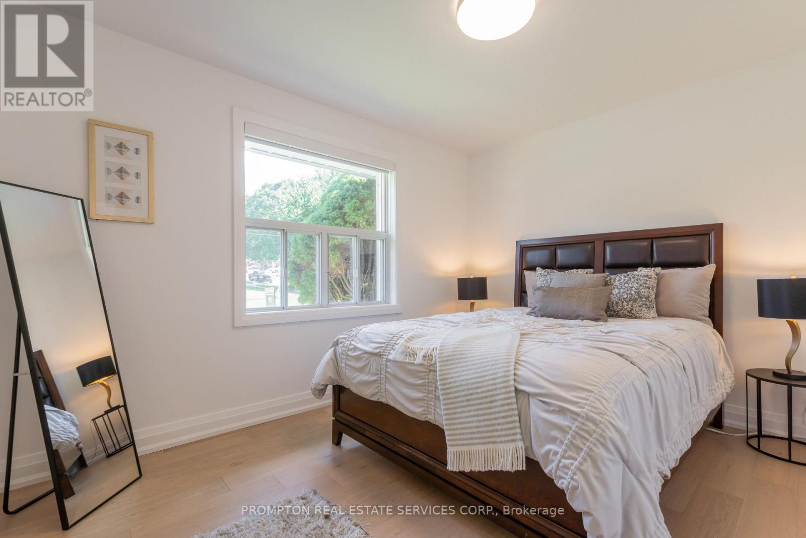 2 FILBERT GATE - 18