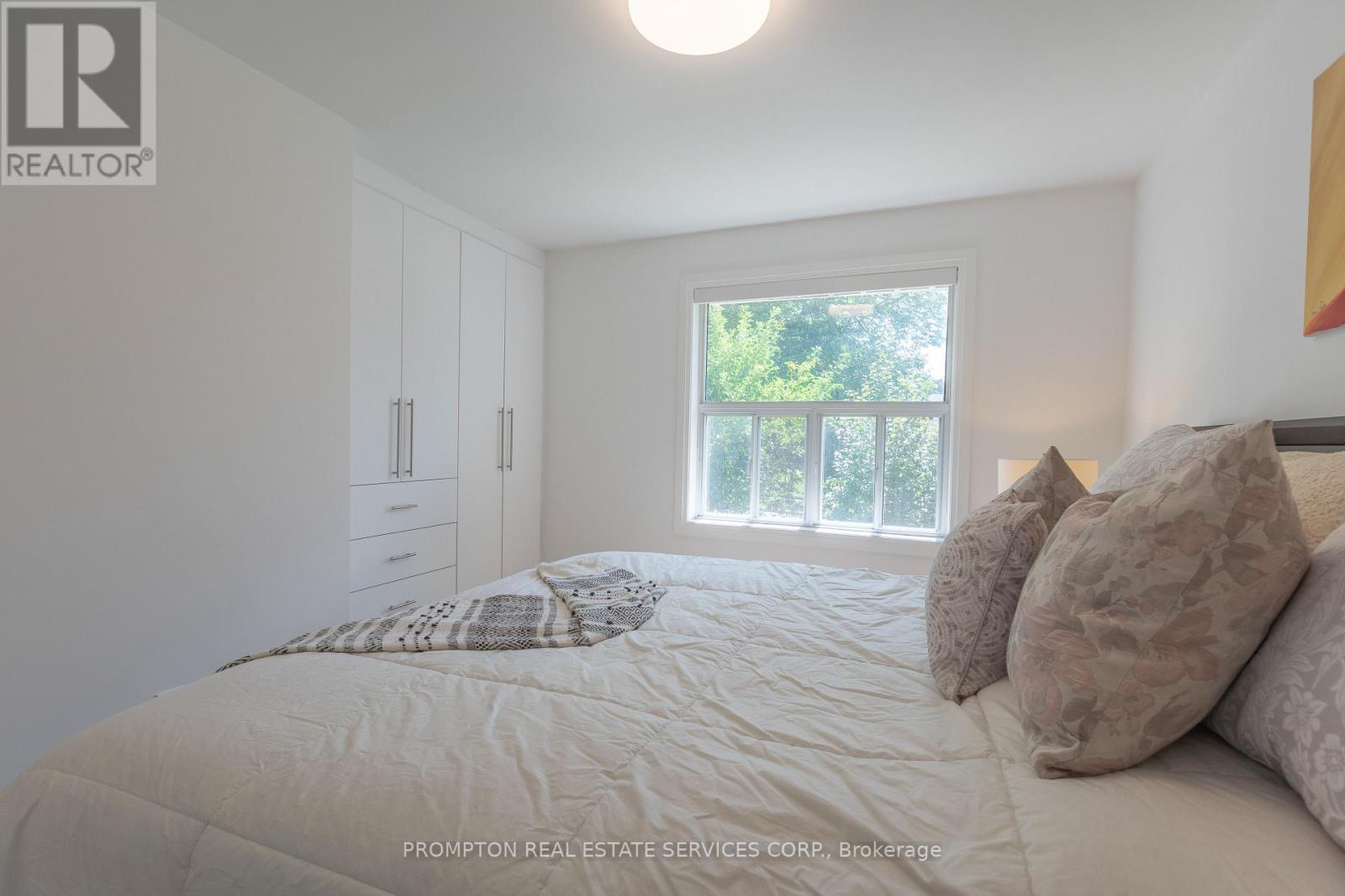 2 FILBERT GATE - 21