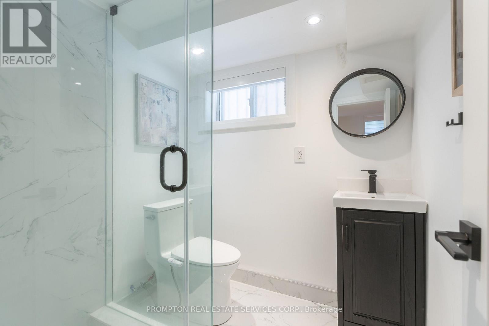 2 FILBERT GATE - 32
