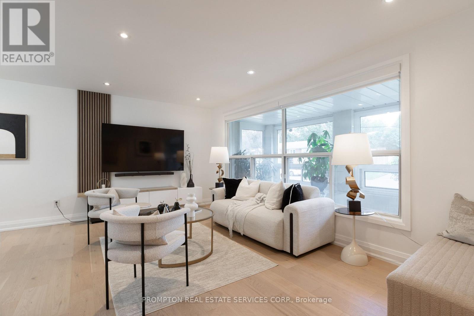 2 FILBERT GATE - 5