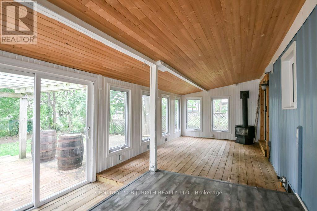 45 GROVE STREET W, Barrie (Queen's Park) — photo 3