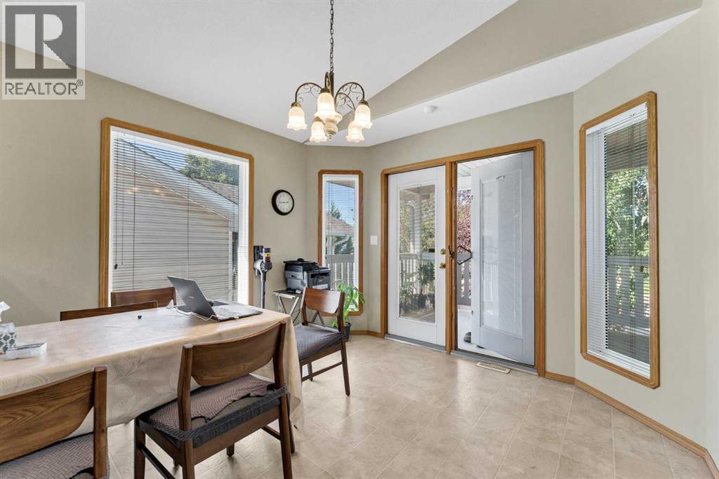 460 Spruce Way SE - 10