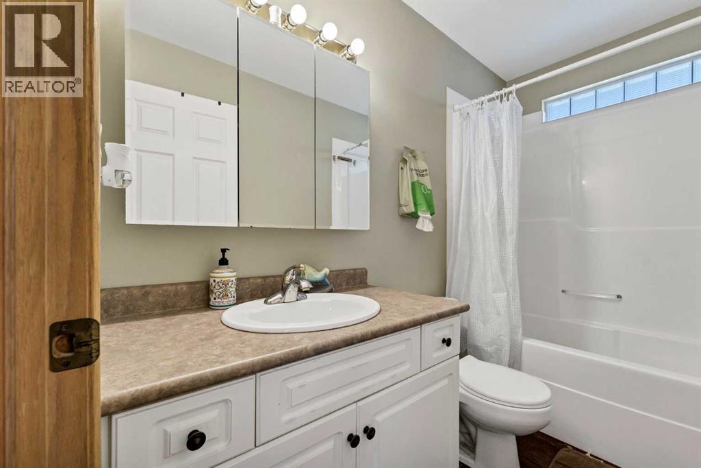 460 Spruce Way SE - 12
